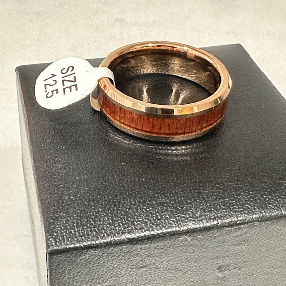 NWT Rose-Gold Tungsten Band with Hawaiian Koa Wood Inlay – Men’s Ring Size 12.5